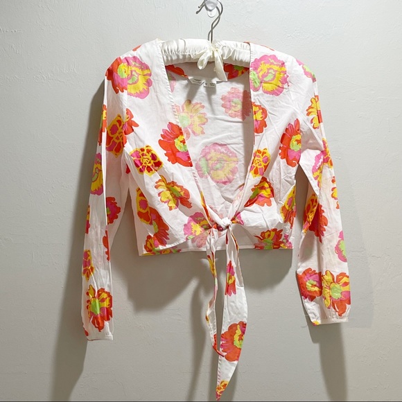VENARIO Women’s White Hibiscus Print Long Sleeve Front Tie Coconut Girl Top